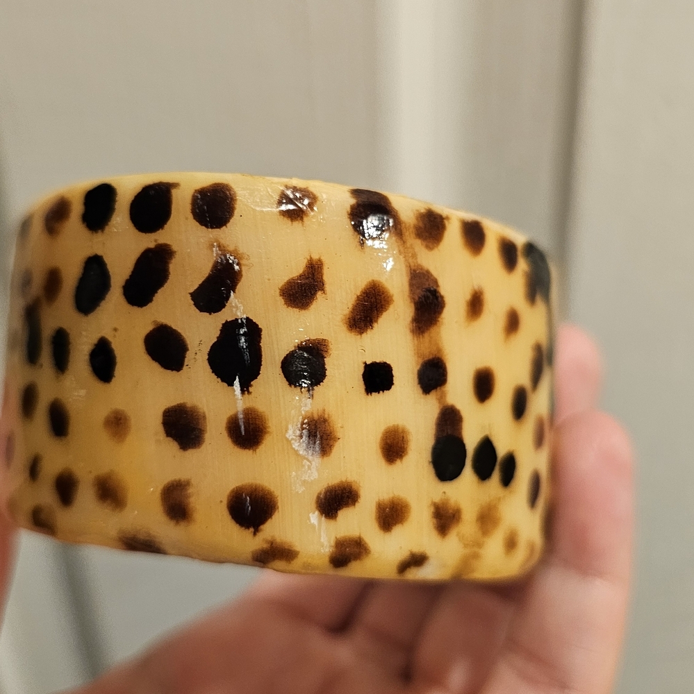 Antique Natural Horn Lacquered Bracelet - Picture 4 of 12